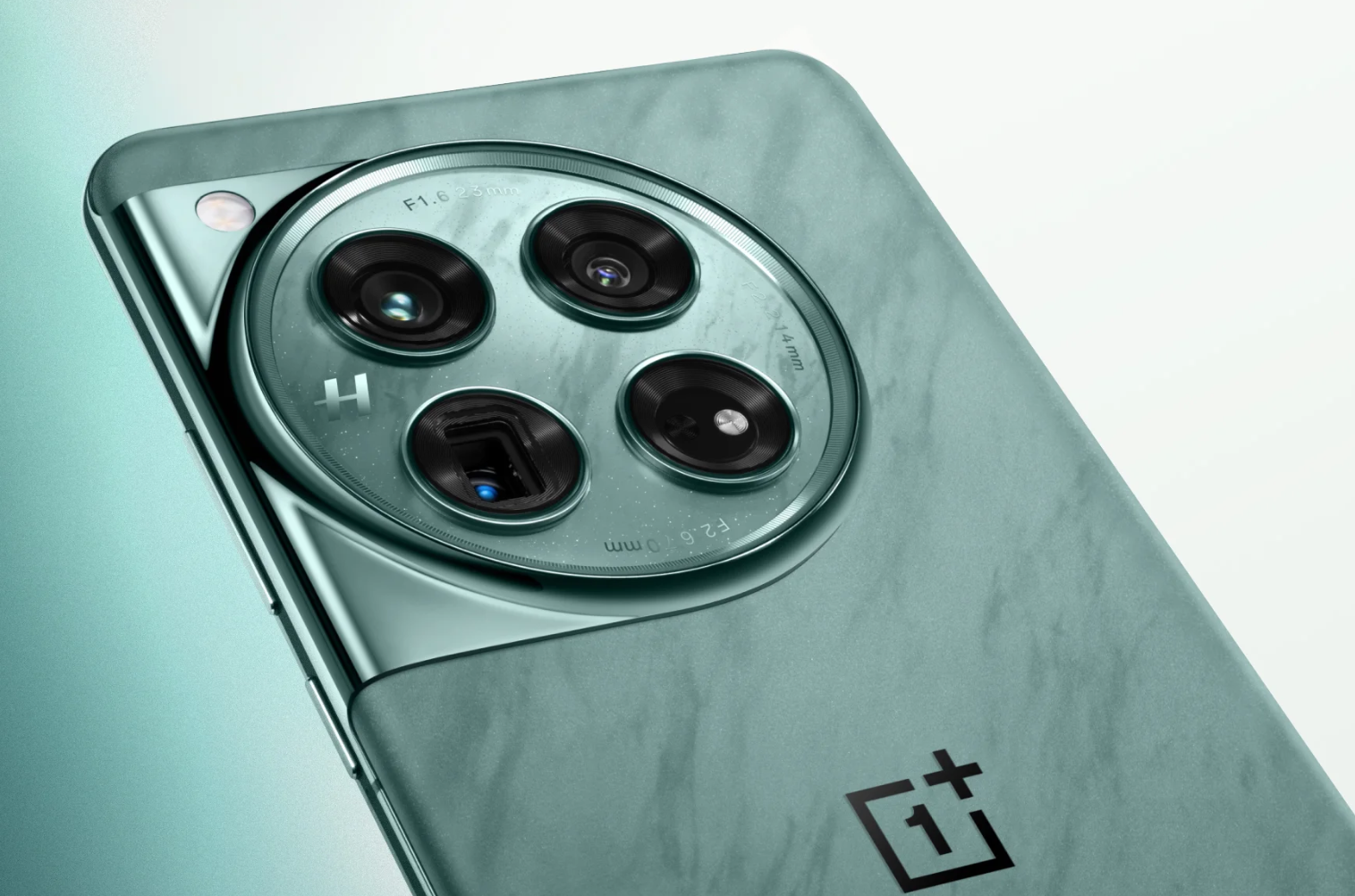 The OnePlus 12: A Fusion of Power and Elegance