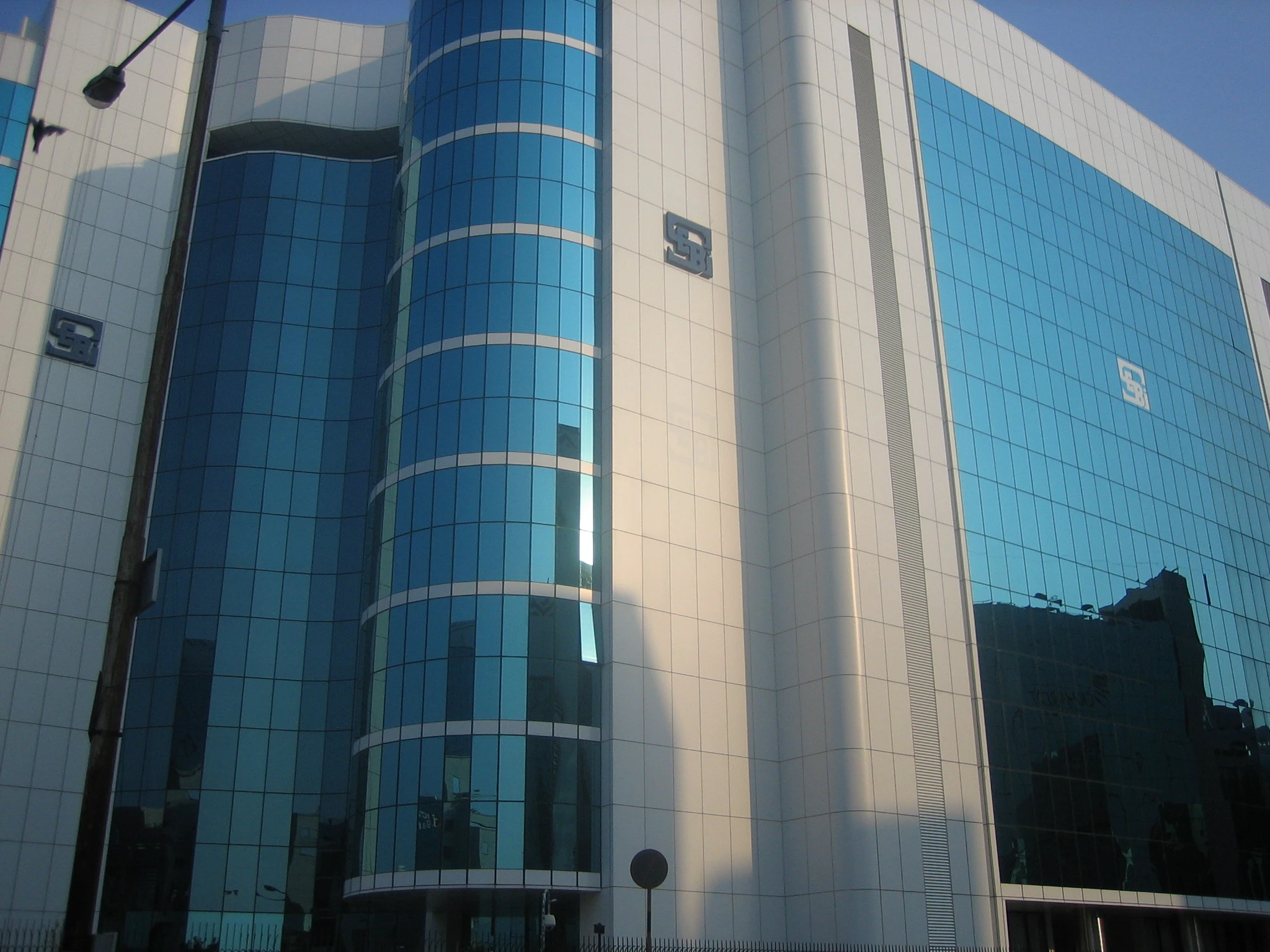 SEBI Likely To Introduce New Rules, Got 5 Lakhs? You're In for SME IPOs